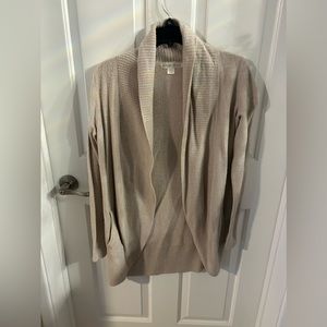 Barefoot dreams XS/S light tan cardigan with pockets